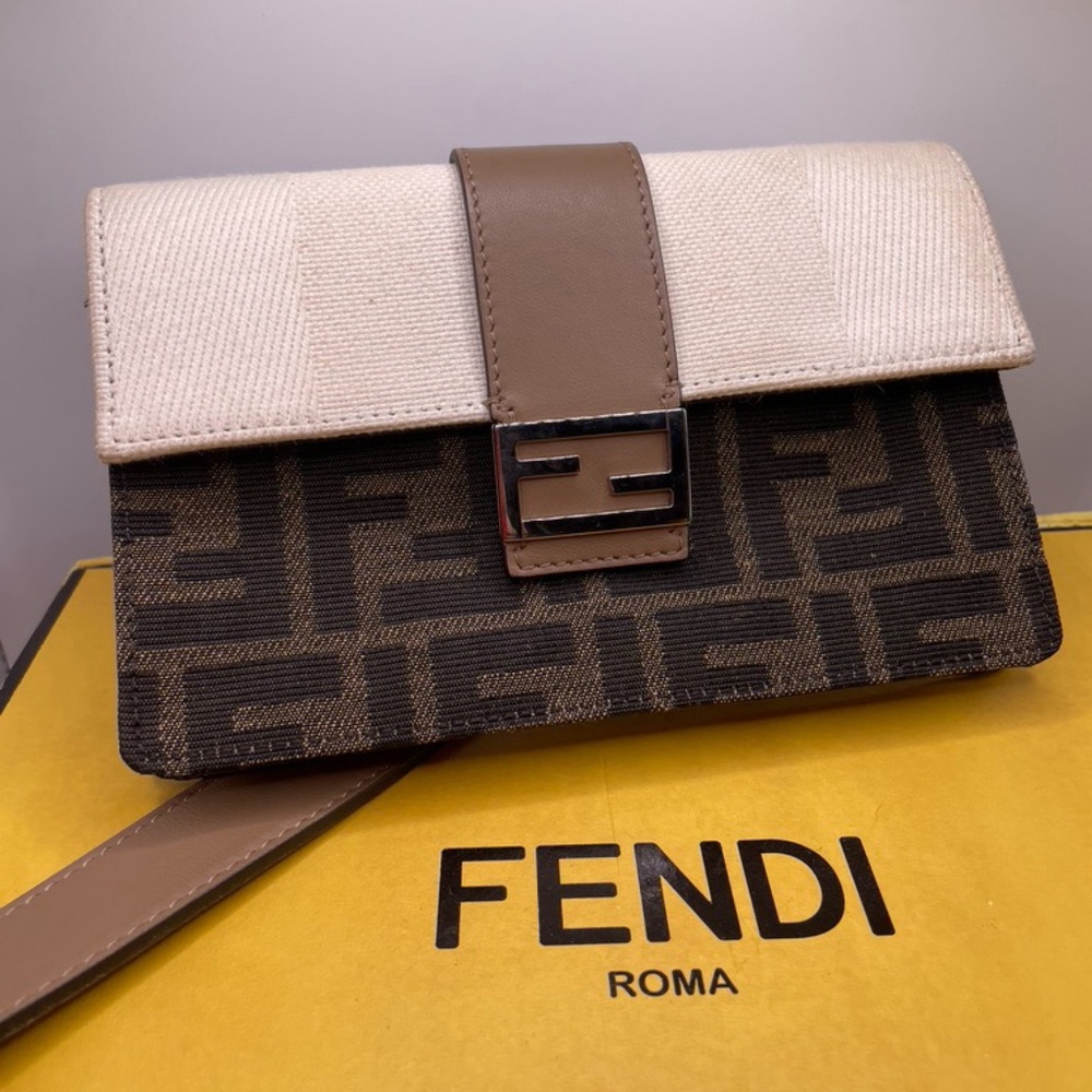 FENDI  Baguette Pouch EUC